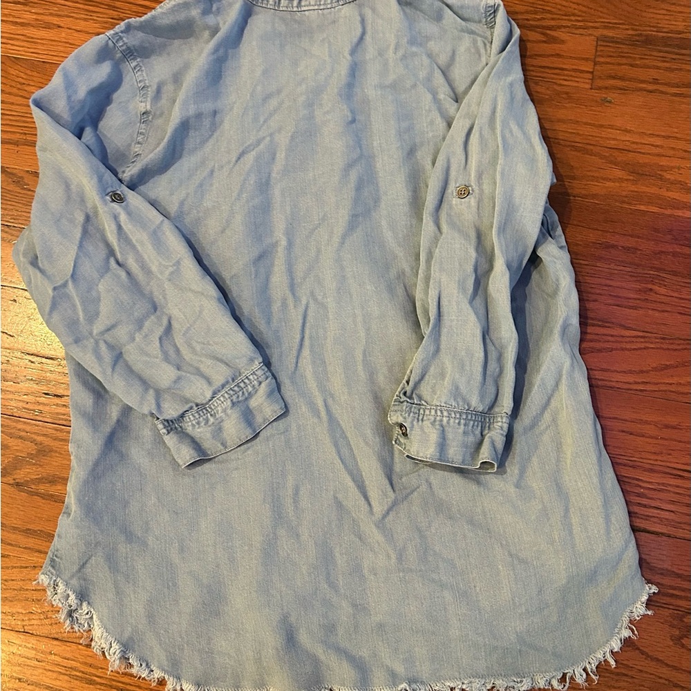 Hester & Orchard Chambray Button Down Shirt Medium Frayed Hem Lightweight Denim - Picture 3 of 5